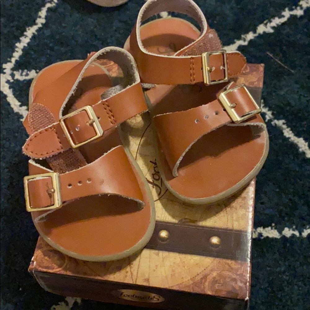 Footmates Size 4, VELCRO! Boys sandals
